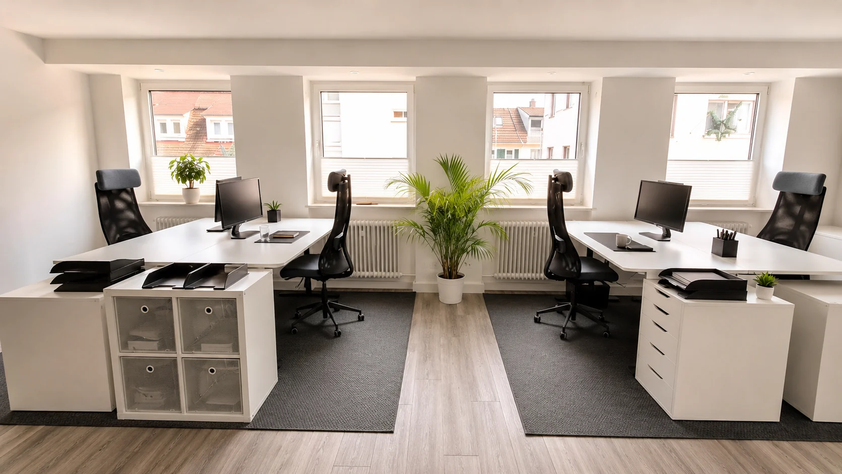 Helle, ruhige Büroumgebung mit Pflanzen in der kleinen Bürogemeinschaft K7 Workspace in Königstein